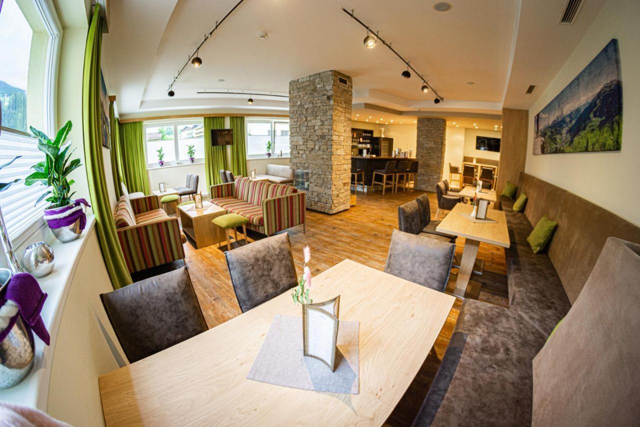 Hotel Alpina Saalbach-Hinterglemm Exteriör bild