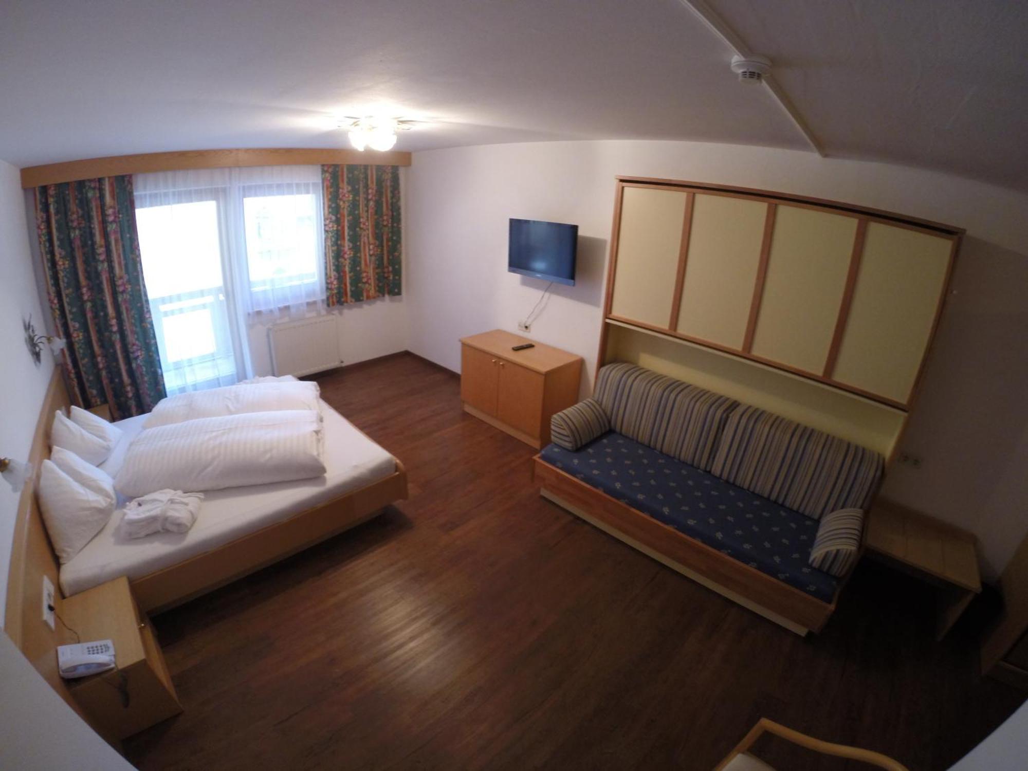 Hotel Alpina Saalbach-Hinterglemm Rum bild