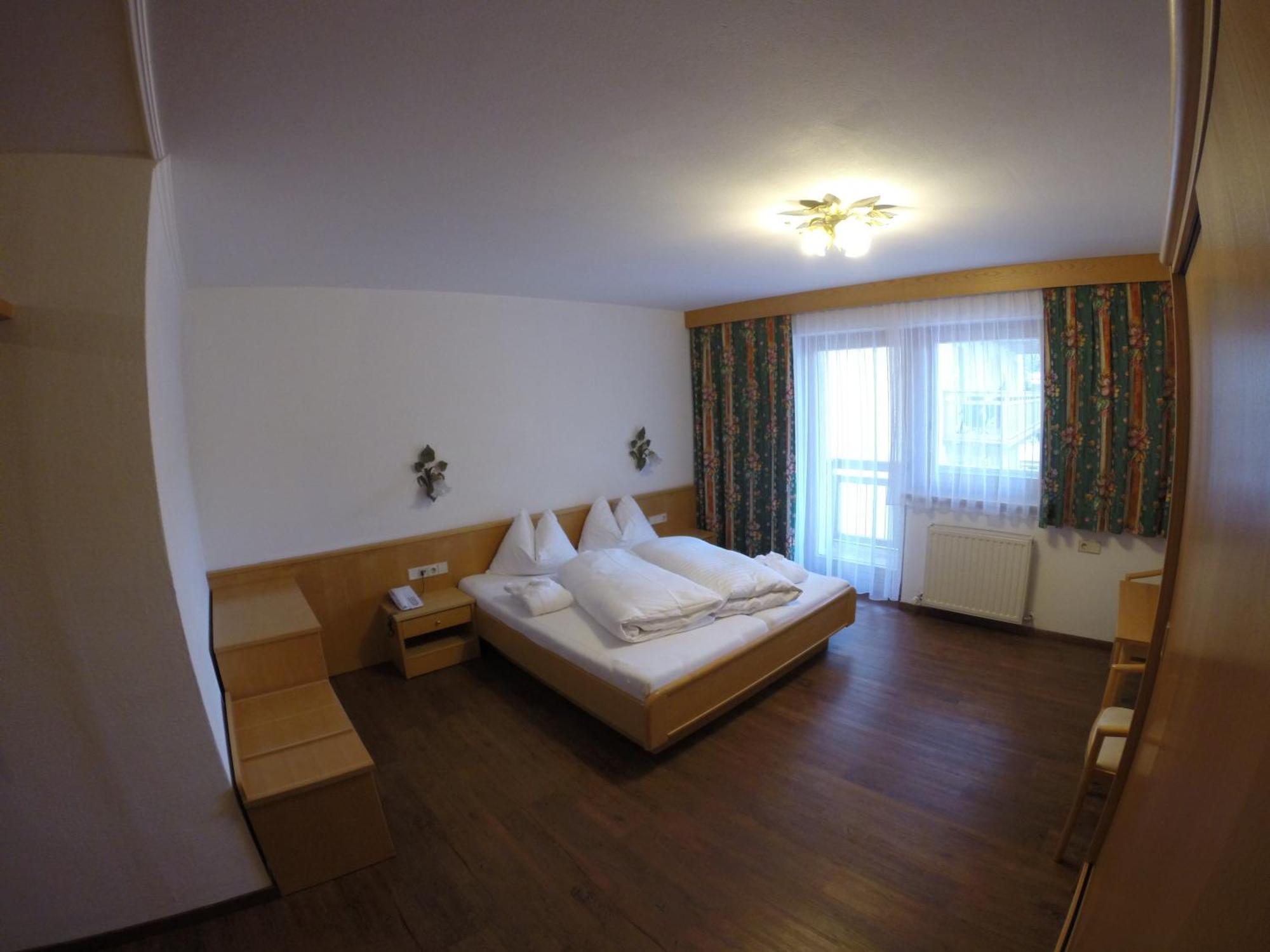 Hotel Alpina Saalbach-Hinterglemm Rum bild