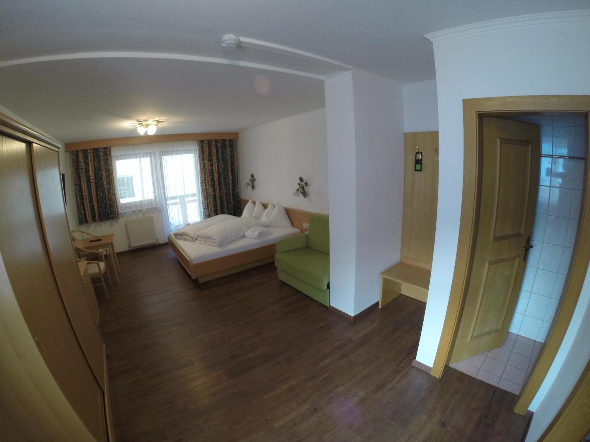 Hotel Alpina Saalbach-Hinterglemm Rum bild
