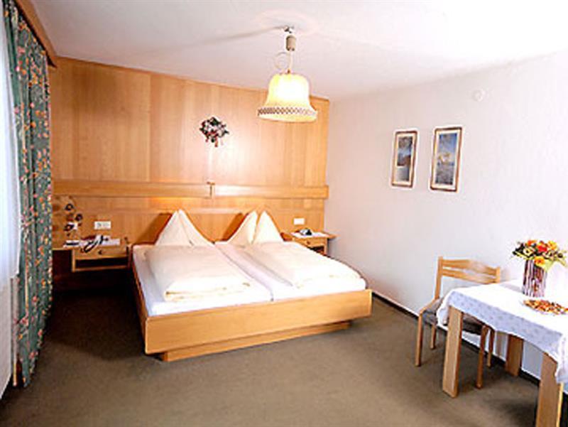 Hotel Alpina Saalbach-Hinterglemm Exteriör bild