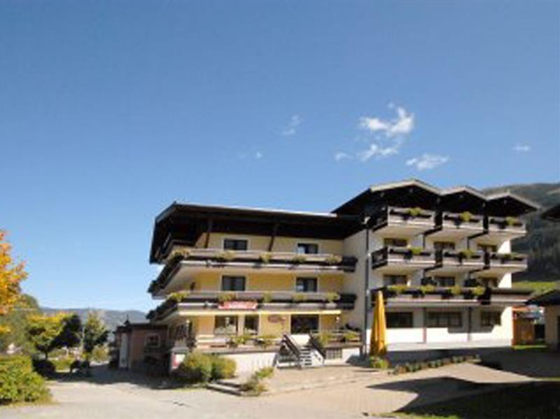 Hotel Alpina Saalbach-Hinterglemm Exteriör bild