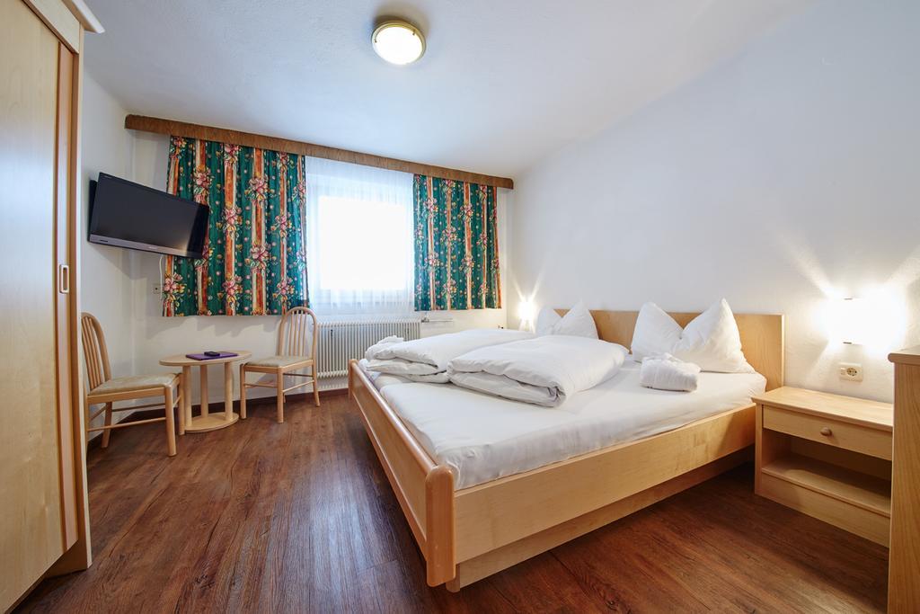 Hotel Alpina Saalbach-Hinterglemm Exteriör bild